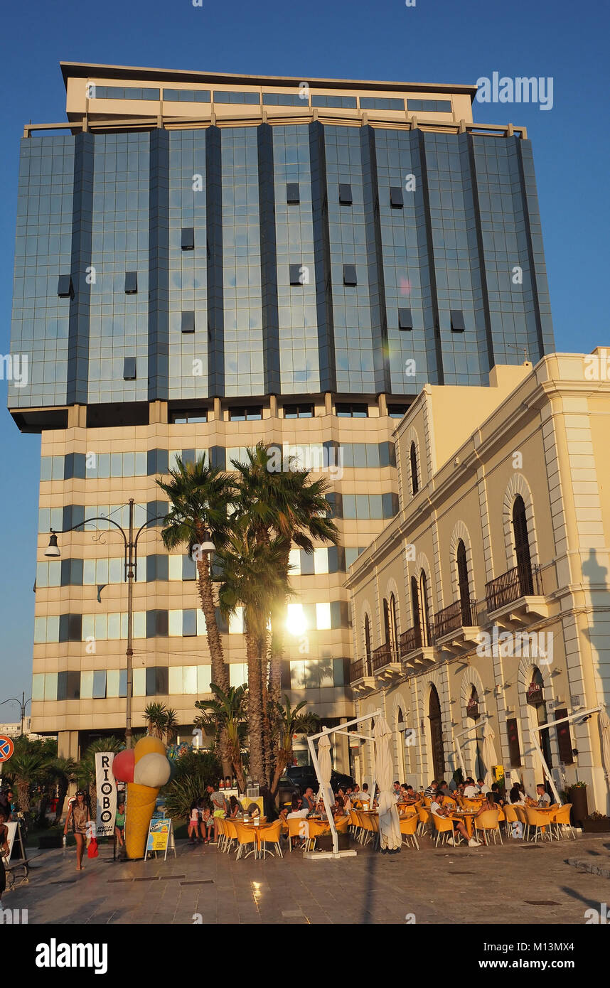 L'Europe, Italie, Pouilles, Salento, Gallipoli, il "Palazzo di vetro" Banque D'Images