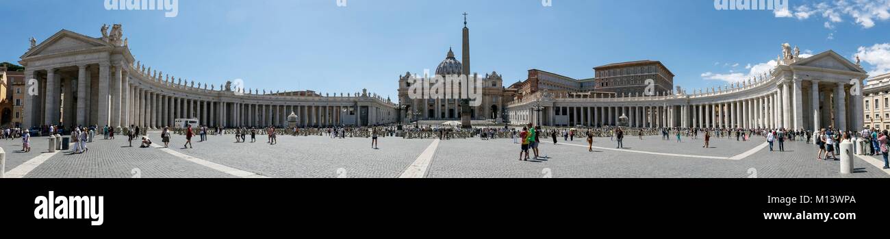 L'Italie, Latium, Rome, le centre historique classé au Patrimoine Mondial de l'UNESCO, la Piazza San Pietro (Place Saint-Pierre) Banque D'Images
