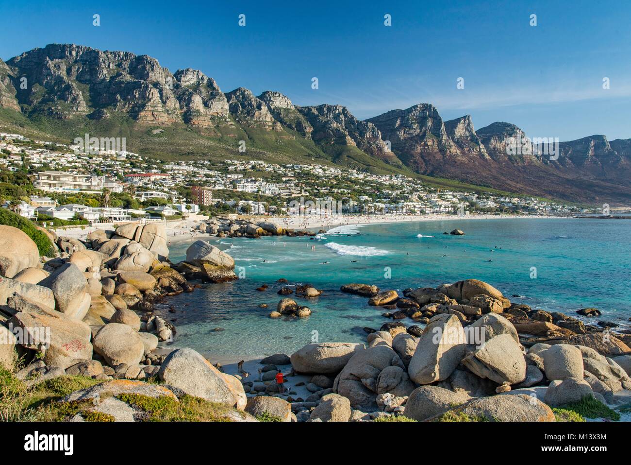 L'Afrique du Sud, Western Cape, Camps Bay, le bord de mer Banque D'Images