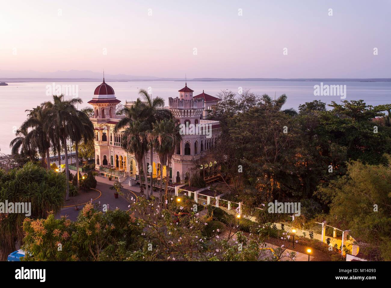 Cuba, province de Cienfuegos, Cienfuegos, district de Punta Gorda, le Palacio de Valle construit en 1917 de style oriental, convertie en un hôtel-restaurant Banque D'Images