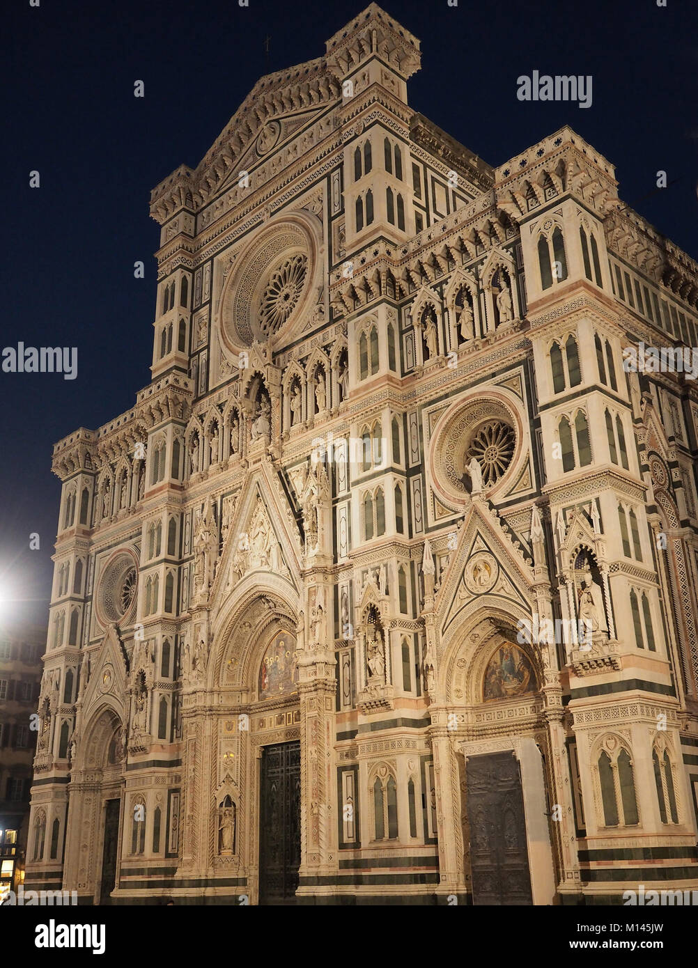 L'Europe,Italie,Toscane,Florence,la façade de la cathédrale de Florence gothico-renaissance,Basilique de Sainte Marie de la fleur,Firenza Basilica di Santa Maria del Fiore Banque D'Images