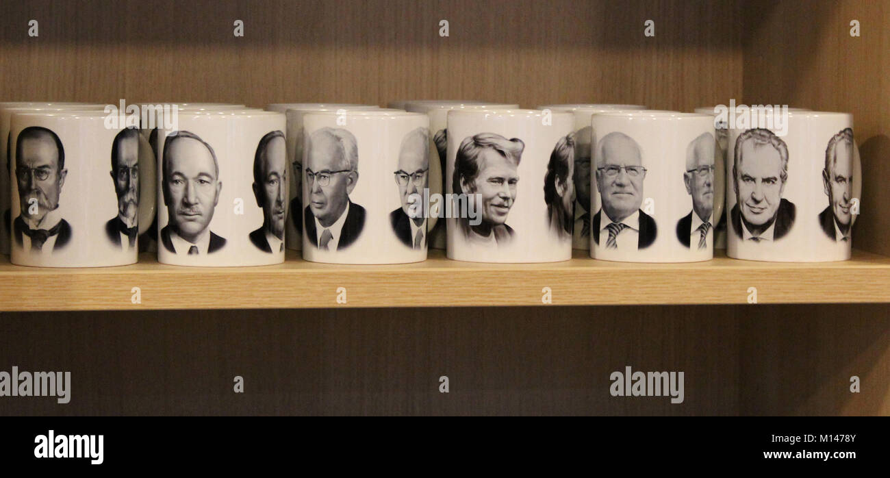Tomas Garrigue Masaryk, Edvard Benes, Gustav Husak, Vaclav Havel, Vaclav Klaus, Milos Zeman, mug avec portrait imprimer Banque D'Images
