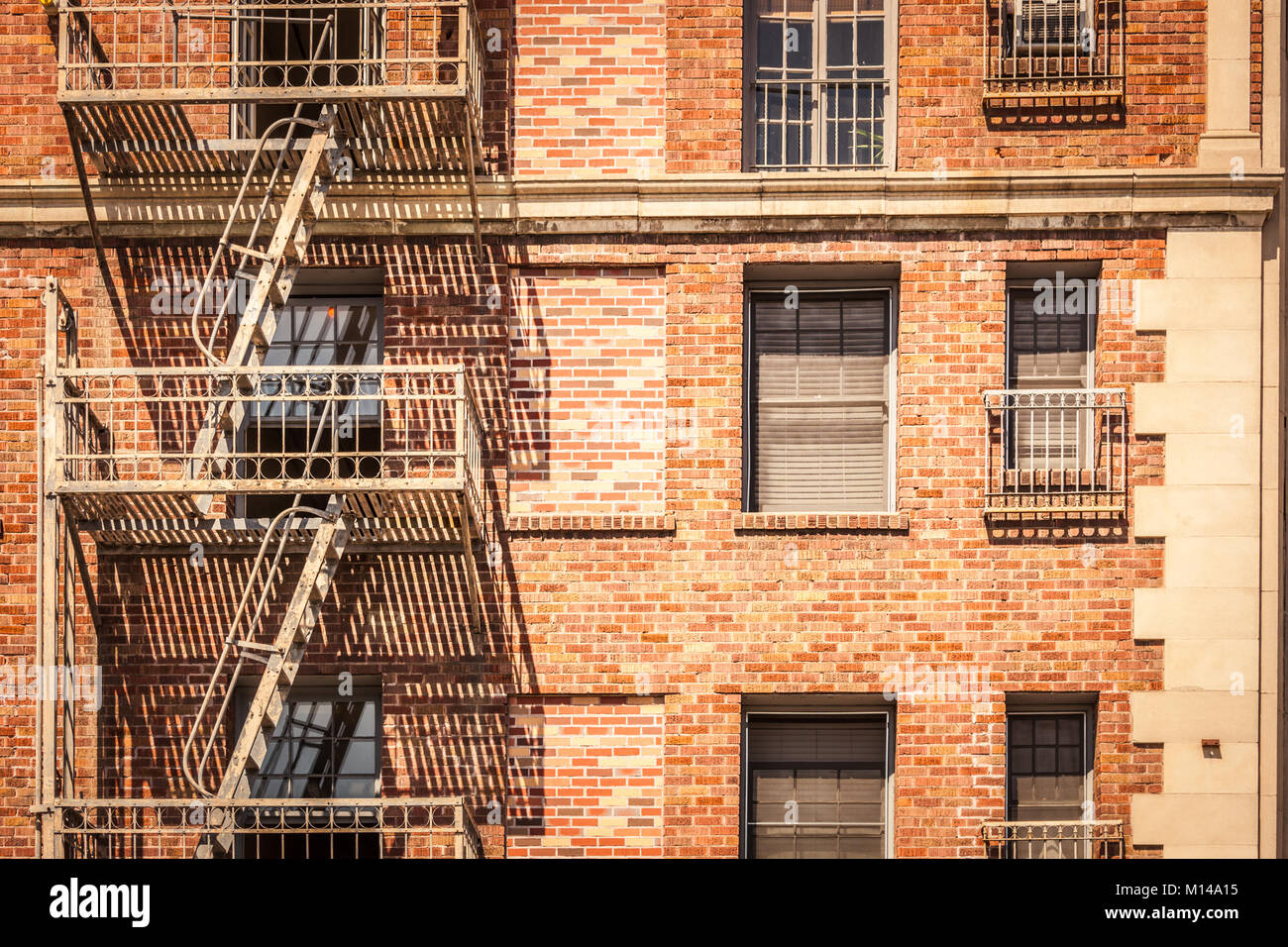 Bâtiment en brique vintage avec échelle de secours à Hollywood los angeles California USA Banque D'Images