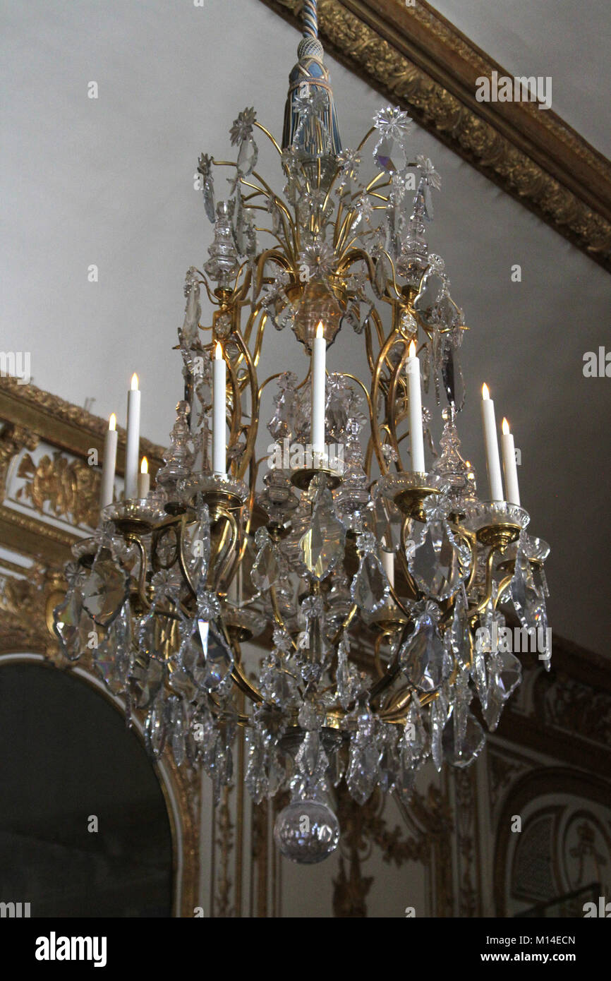 Lustre au château de Versailles, Ile-De-France, France Photo Stock - Alamy