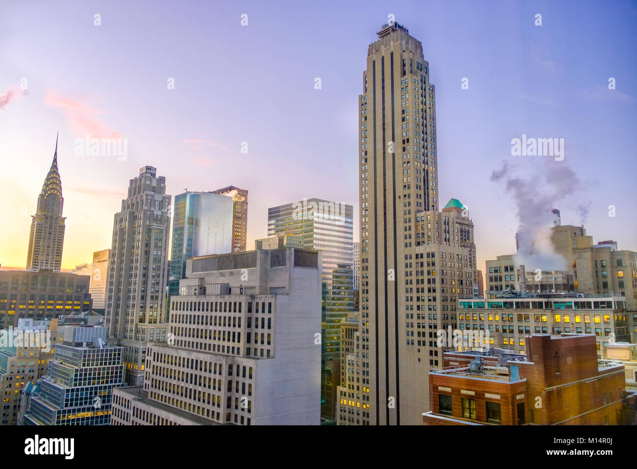 New York City, États-Unis, 2018 janvier, vue sur le lever du soleil au-dessus de Manhattan depuis le 29e étage Banque D'Images