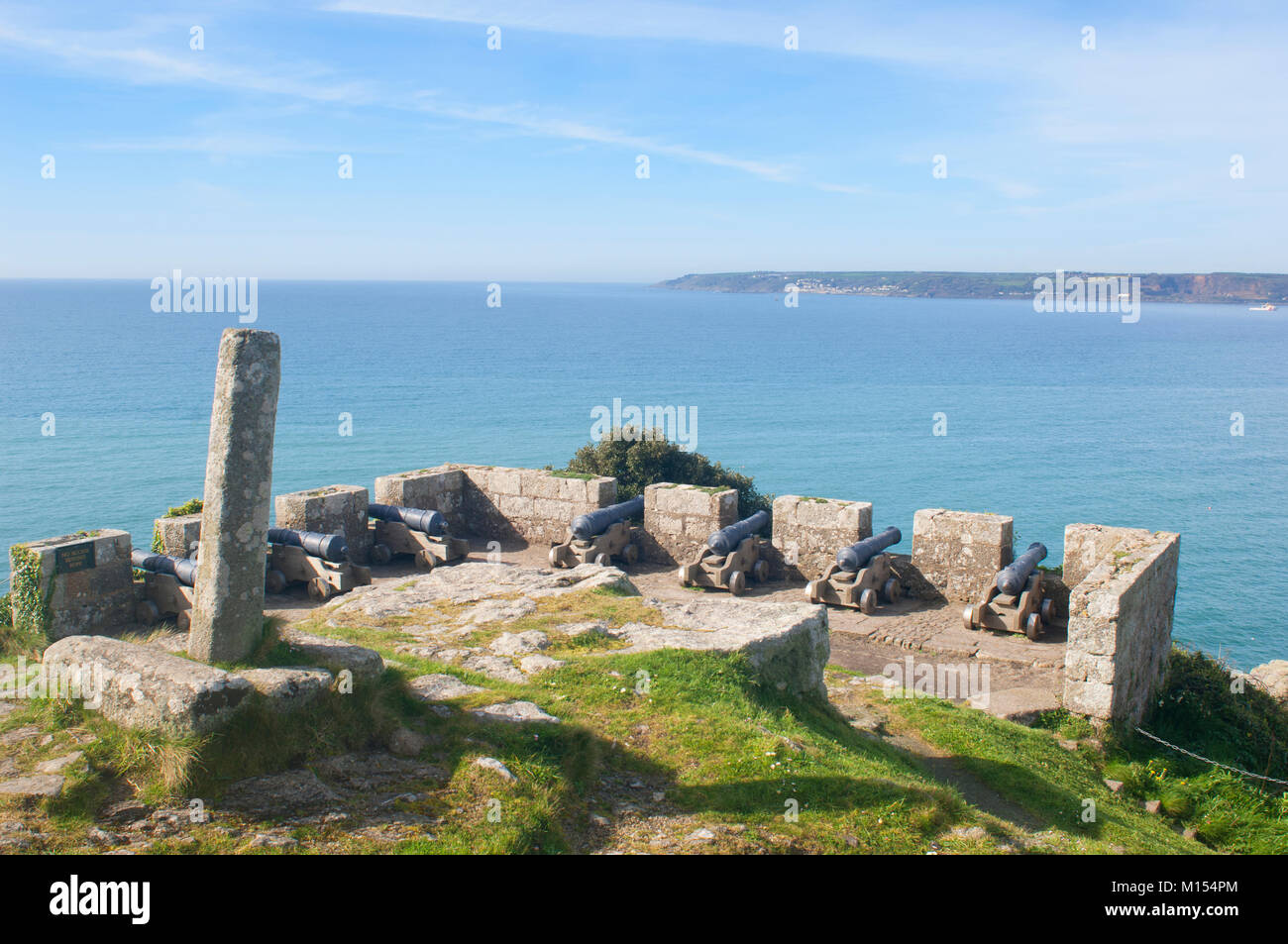 Les canons et les remparts du St Michael's Mount, Mounts Bay, Cornwall, UK - John Gollop Banque D'Images