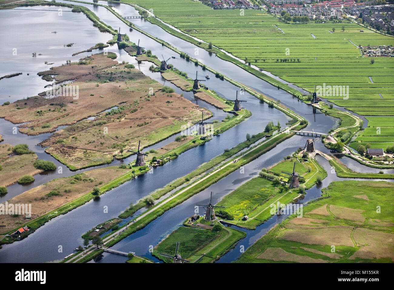 Les Pays-Bas, Alblasserdam, Kinderdijk, Moulins, Patrimoine Mondial de l'Unesco. Vue aérienne. Banque D'Images