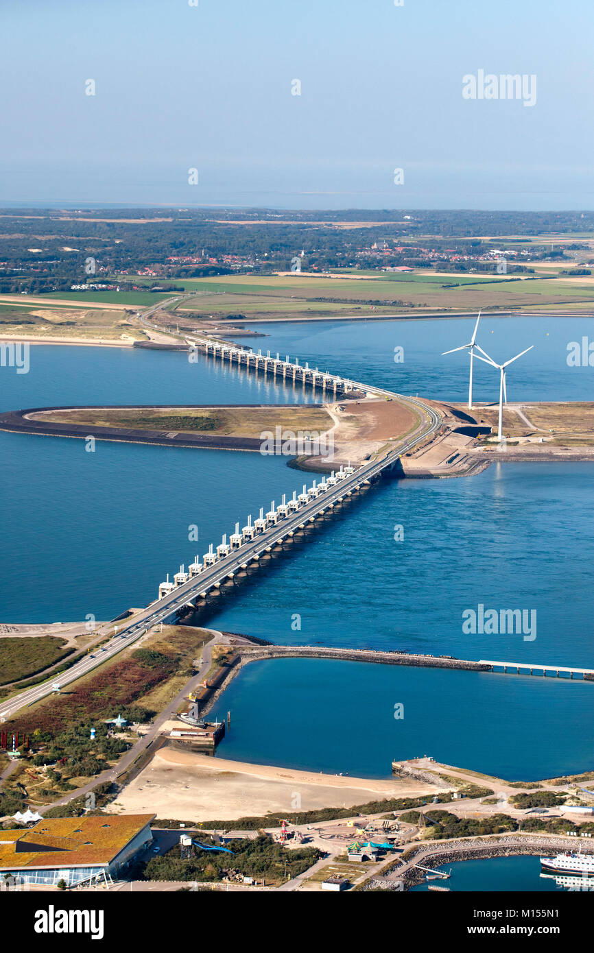 Les Pays-Bas, l'Oosterschelde, barrière contre les inondations. Une partie du delta Works. Vue aérienne. Banque D'Images