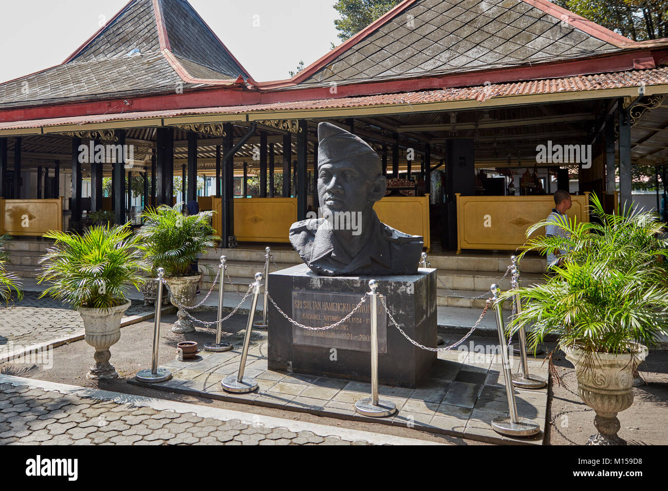 Buste de Sri Sultan Hamengkubuwono IX à la Kraton de Yogyakarta, palais du Sultan complexe. Yogyakarta, Java, Indonésie. Banque D'Images