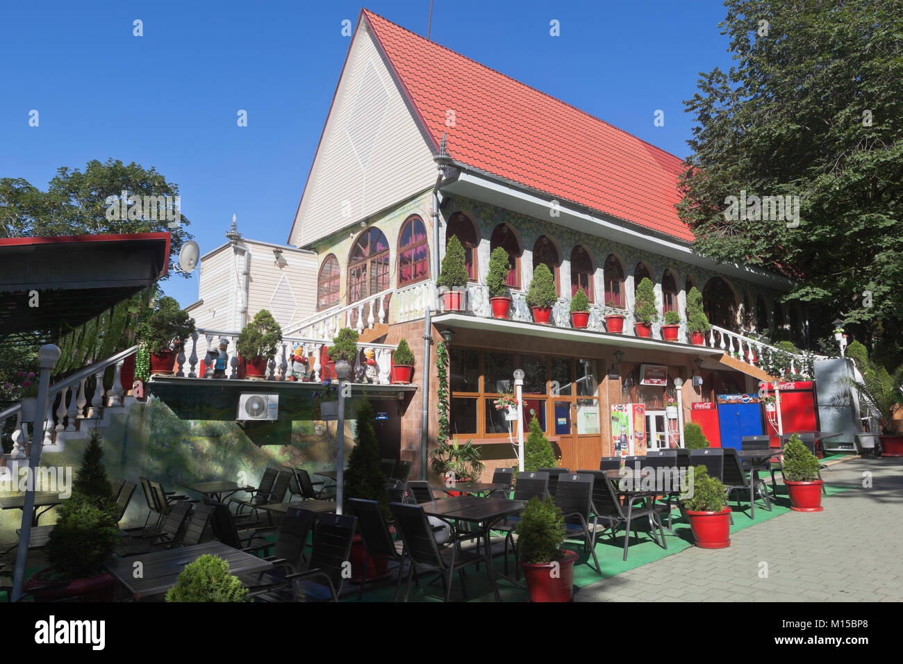Sotchi, Hosta District, région de Krasnodar, Russie - le 14 juillet 2016 : Cafe 'Prohlada' en haut de la montagne d'Ahun, Sochi Banque D'Images
