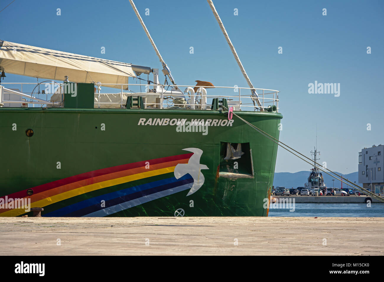 Le Rainbow Warrior, navire de Greenpeace ancrés dans le port de Rijeka Banque D'Images