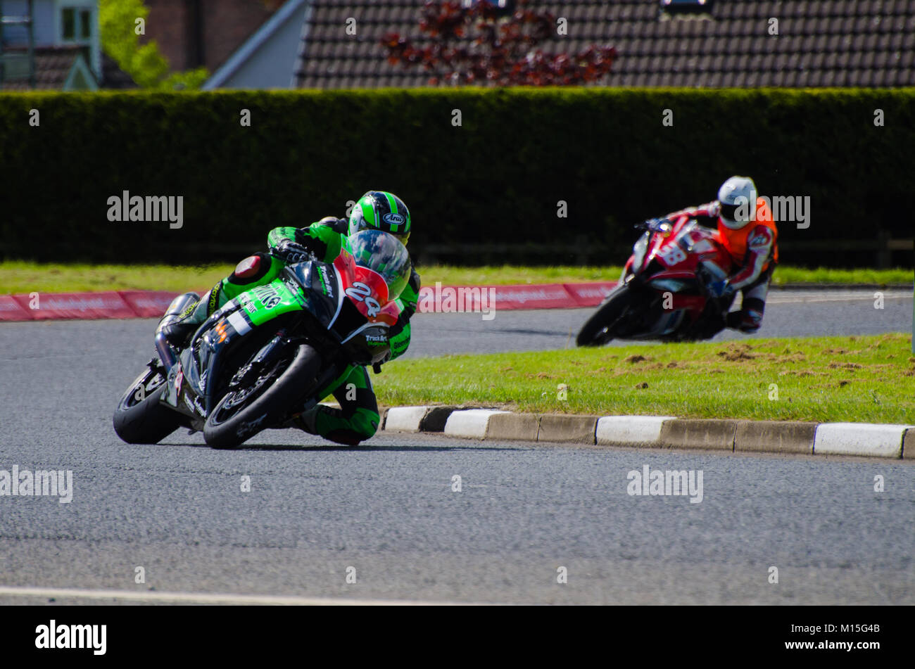 Coleraine Irlande du 13 mai 2014. Riders voyage aller le rond-point magique Ballysally durng de Coleraine l 2014 W200 Banque D'Images