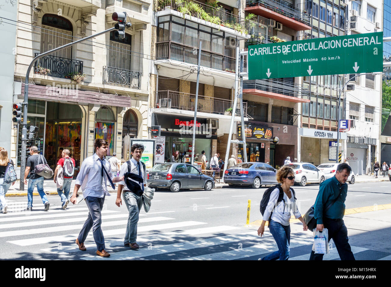 Buenos Aires Argentine, Avenida Cordova, quartier commerçant, croisement de rue, piéton, hispanique hispanique Latins Latino Latinos, hispanophone, ad Banque D'Images
