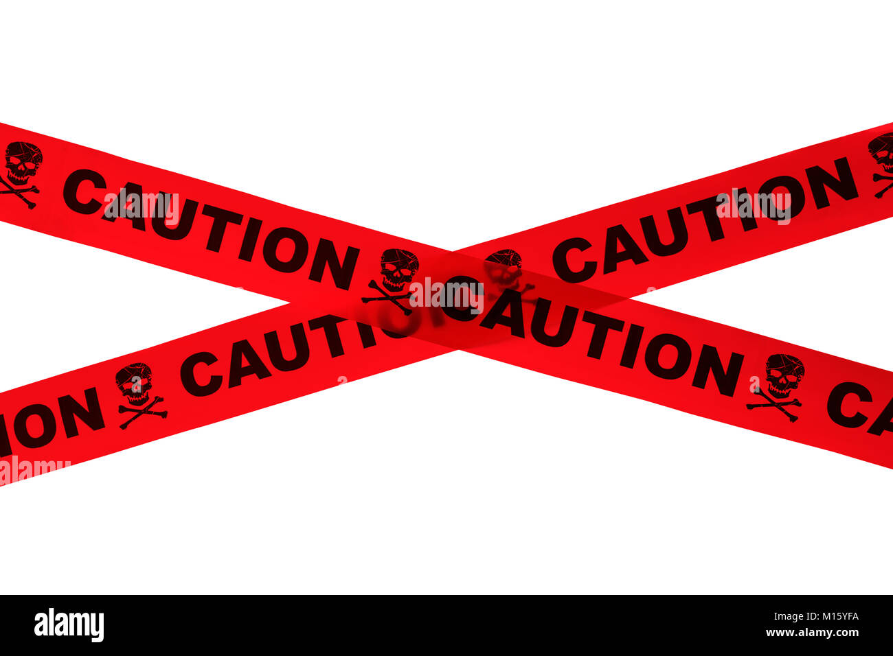 Cuation rouge avec bande de crânes isolé sur blanc. Banque D'Images