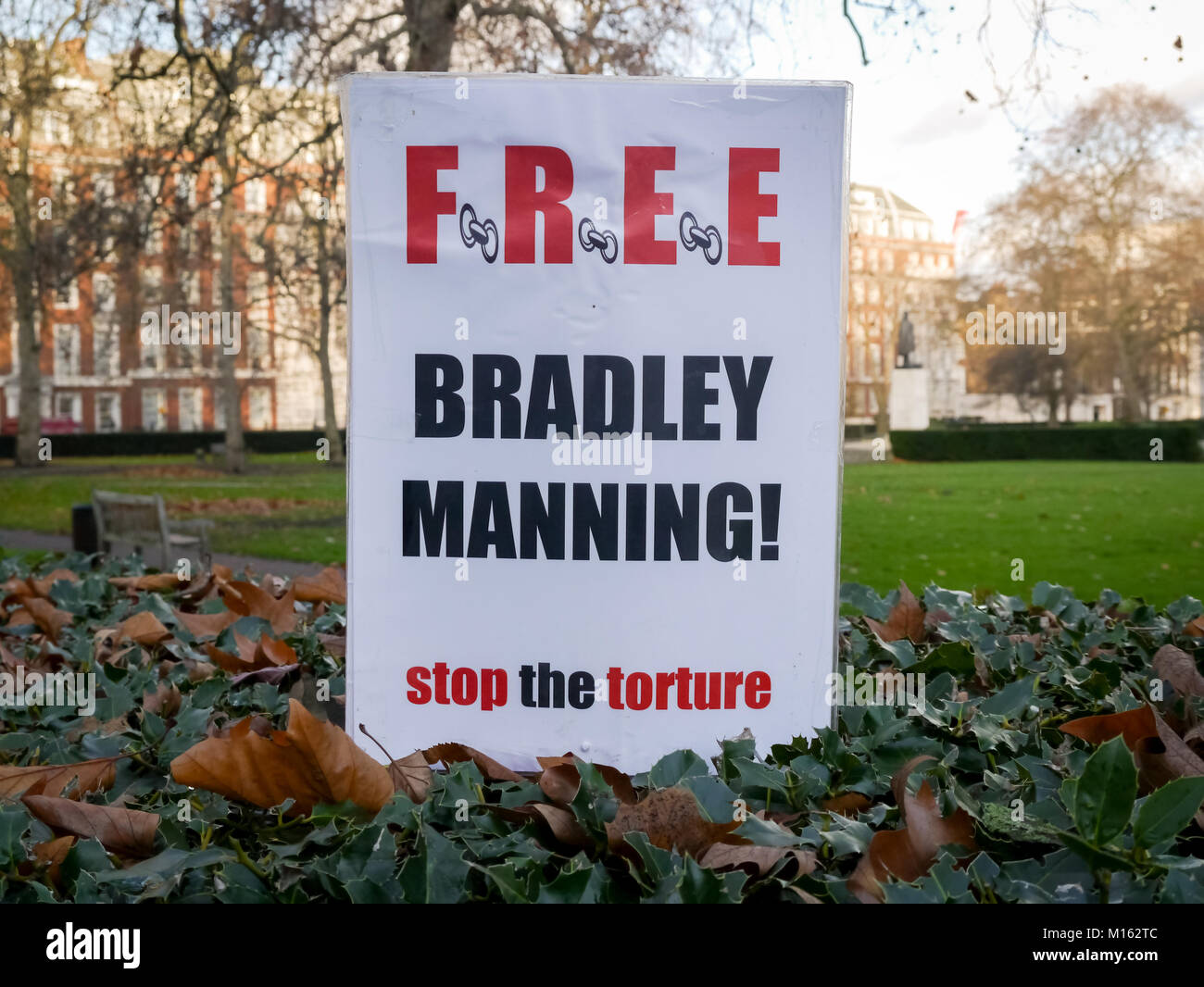 Bradley Manning manifestation de soutien devant l'ambassade américaine à Londres, Royaume-Uni. Banque D'Images