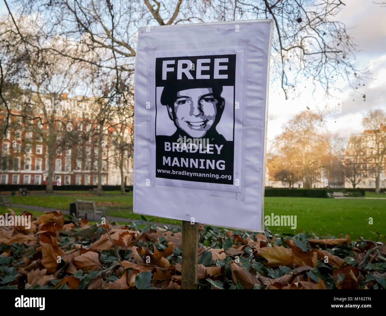 Bradley Manning manifestation de soutien devant l'ambassade américaine à Londres, Royaume-Uni. Banque D'Images