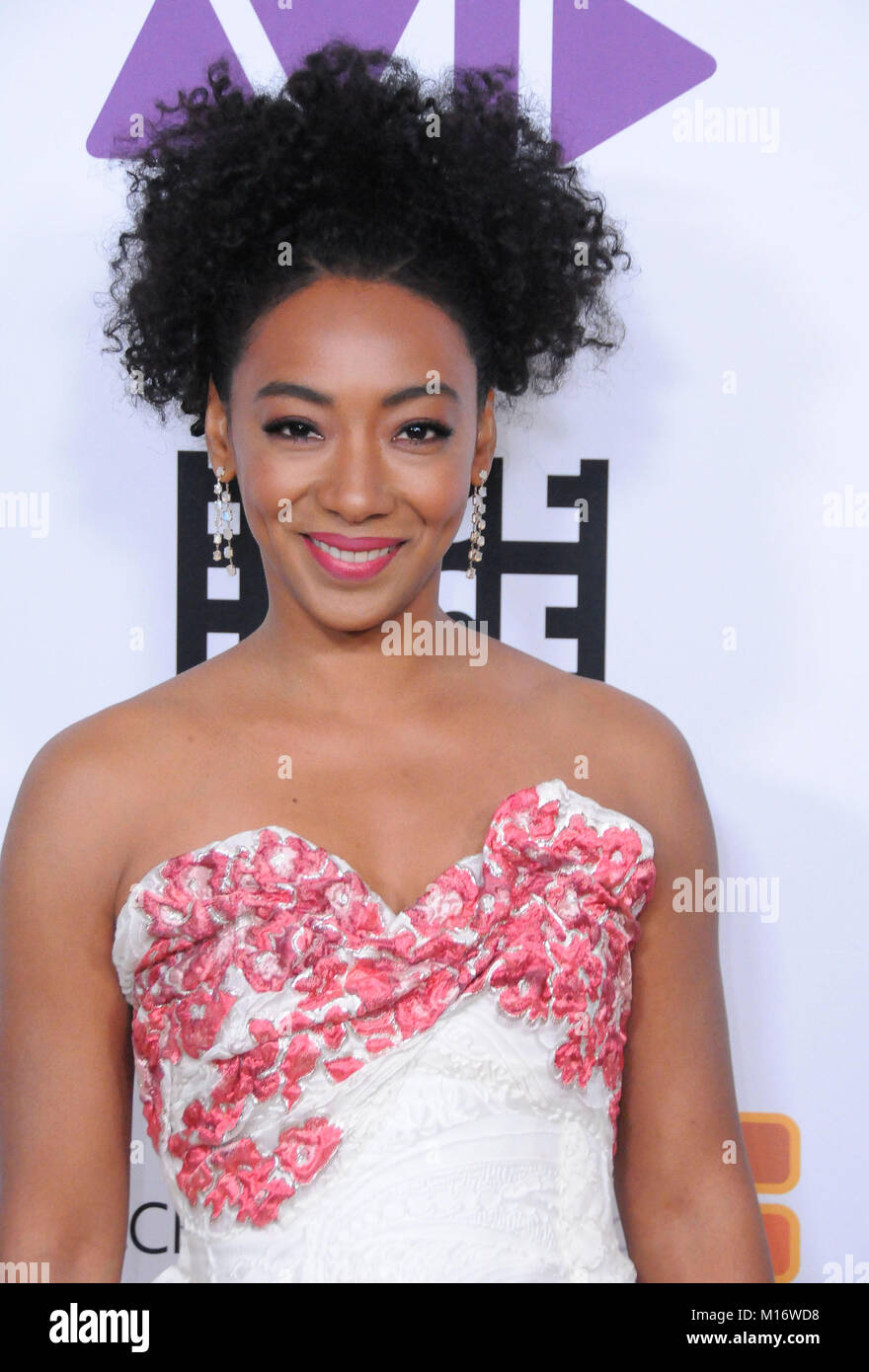 Los Angeles, CA - le 26 janvier : L'actrice Betty Gabriel assiste à l'ACE 2018 Eddie Awards au Beverly Hilton Hotel le 26 janvier 2018 à Beverly Hills, Californie. Photo de Barry King/Alamy Live News Banque D'Images