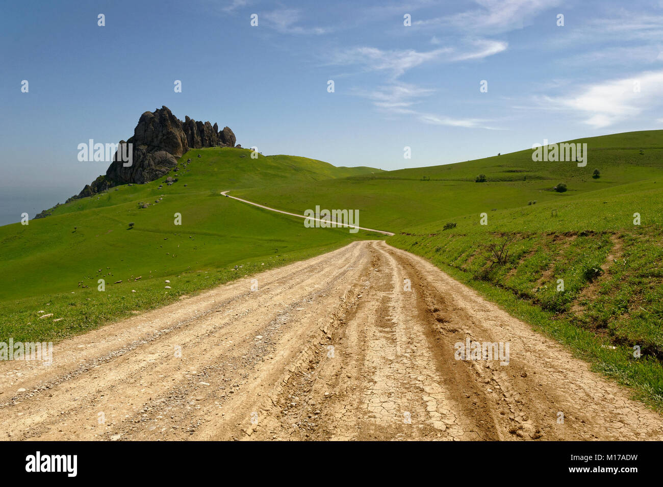 La route de l'Besh Barmag ou cinq doigts Mountain, près de Bakou, en Azerbaïdjan. Banque D'Images