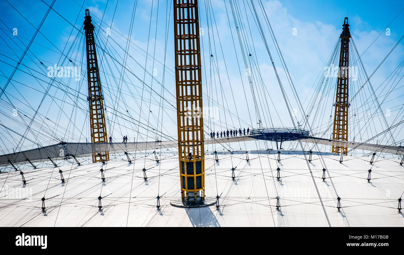 L'O2 Arena, anciennement le Millennium Dome, Docklands Londres Angleterre Vue de la Tamise Banque D'Images