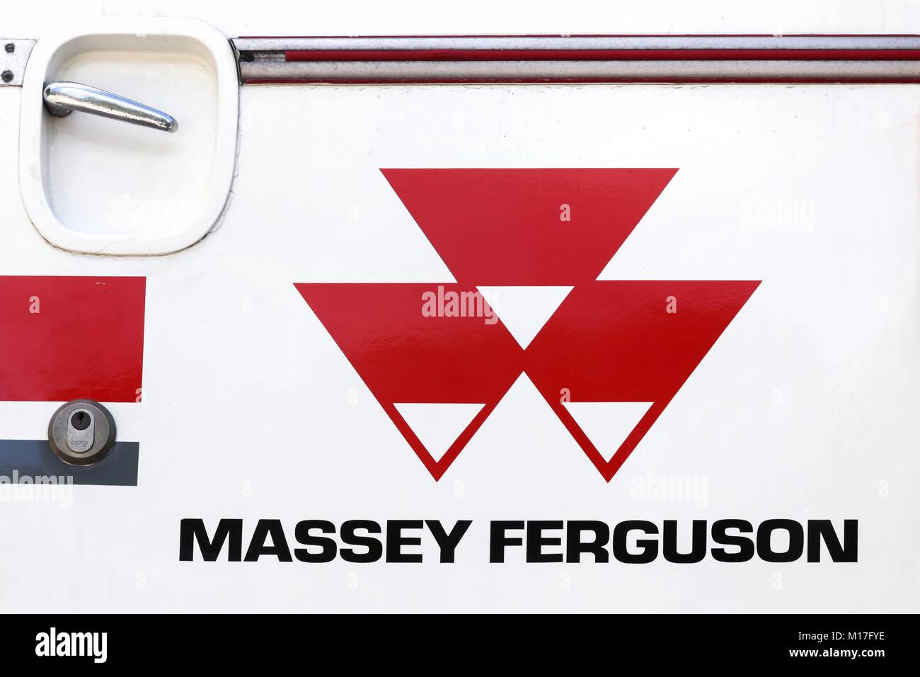 Svendborg, Danemark - 9 septembre 2016 : logo Massey Ferguson sur un tracteur. Massey Ferguson est un fabricant américain d'équipements agricoles Banque D'Images