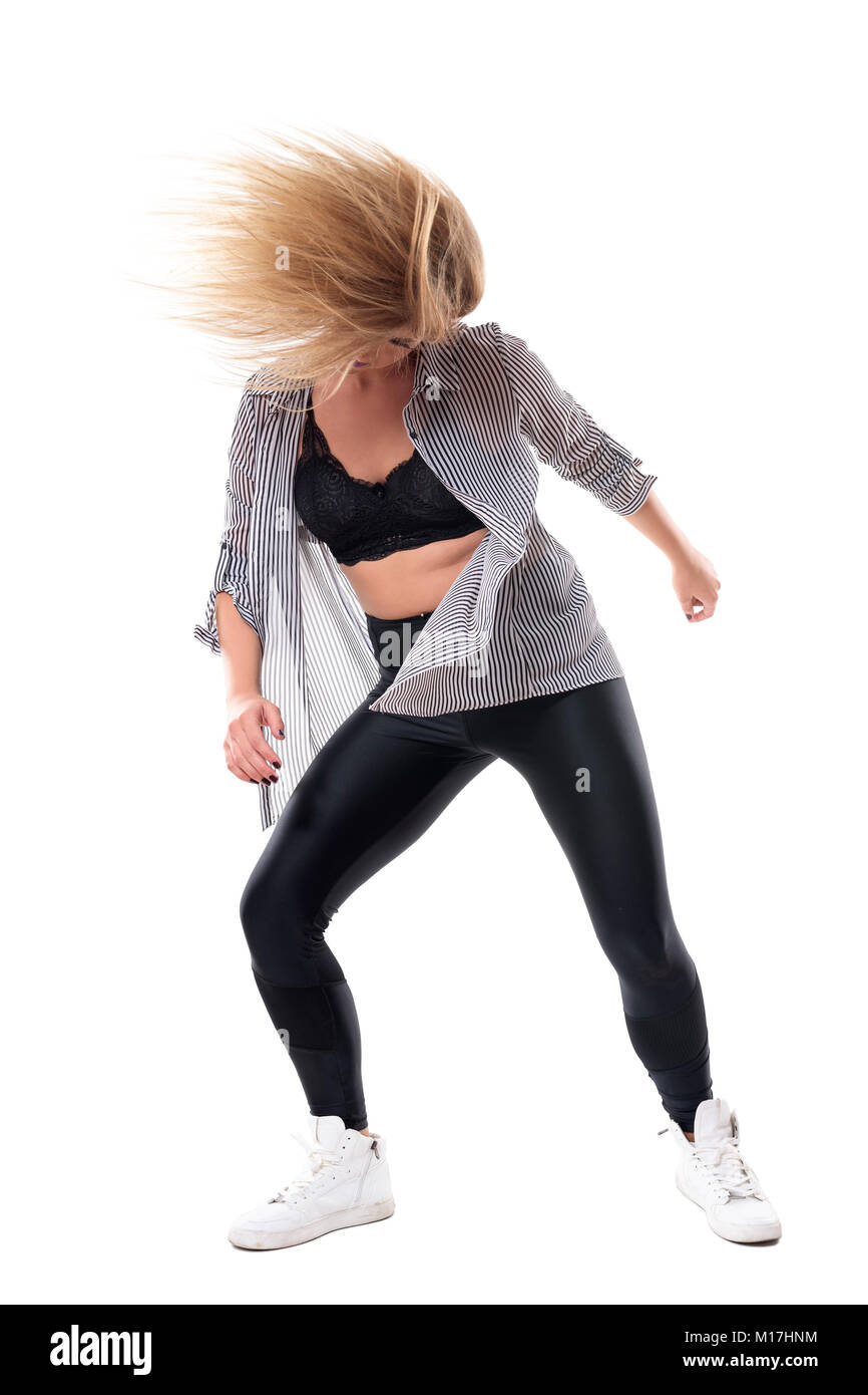 Action de l'arrêt de la danse chorégraphie de danse motion femme cheveux mélanger. La pleine longueur du corps portrait isolé sur fond blanc studio. Banque D'Images