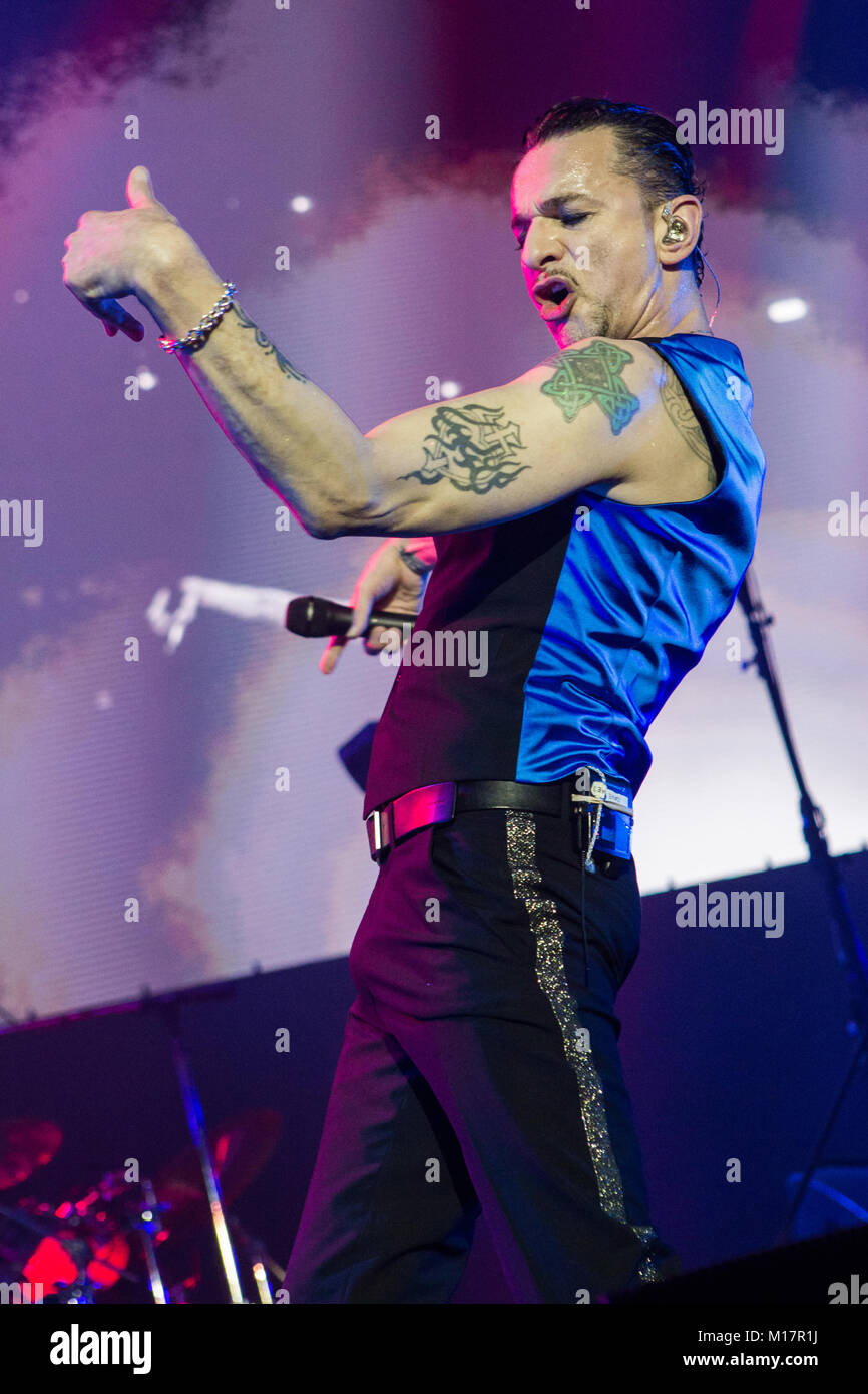 Milan Italie. 27 janvier 2018. Le groupe de rock anglais DEPECHE MODE effectue sur scène à Mediolanum Forum pendant la tournée 'Global Spirit of 2018' Banque D'Images