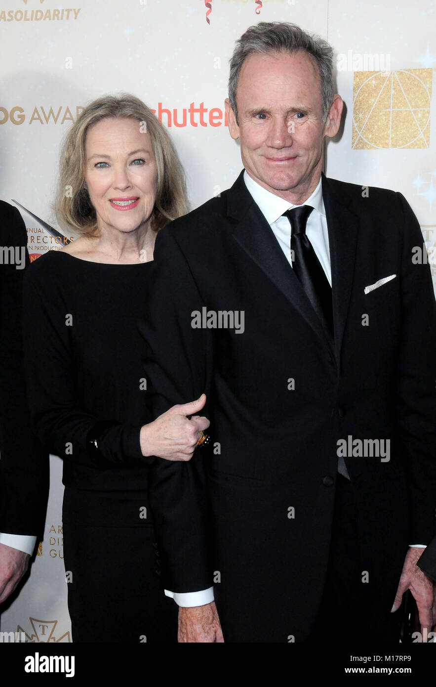 Hollywood, Californie, USA. 27 janvier 2018. (L-R), actrice Catherine O'Hara et de production designer Bo Welch assister aux Art Directors Guild 22e Congrès annuel de l'excellence en production Design Awards au Kodak Theater Le 27 janvier 2018 à Hollywood, Californie. Photo de Barry King/Alamy Live News Banque D'Images