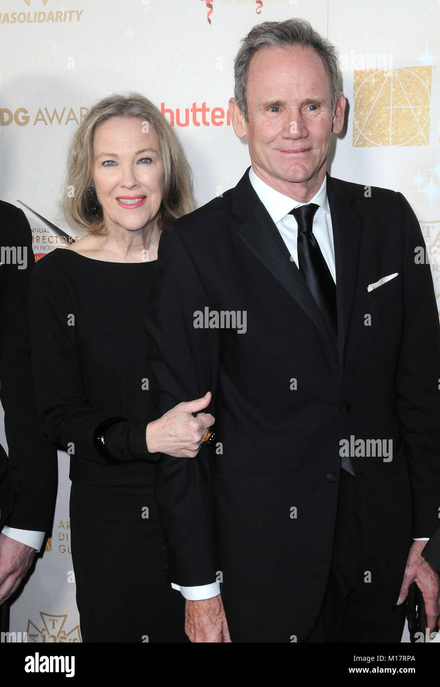 Hollywood, Californie, USA. 27 janvier 2018. (L-R), actrice Catherine O'Hara et de production designer Bo Welch assister aux Art Directors Guild 22e Congrès annuel de l'excellence en production Design Awards au Kodak Theater Le 27 janvier 2018 à Hollywood, Californie. Photo de Barry King/Alamy Live News Banque D'Images