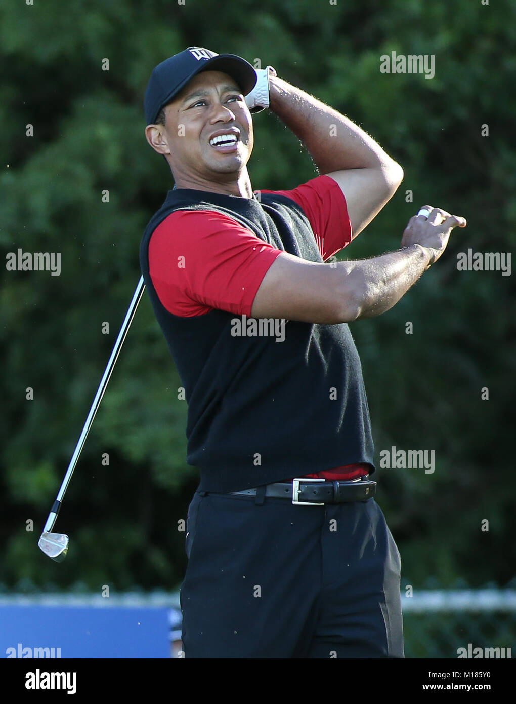 San Diego, USA. 28 janvier, 2018. Tiger Woods en regardant son tir au 11e trou à normale 3 lors de la ronde finale ouverte aux agriculteurs sur parcours sud au parcours de golf de Torrey Pines à San Diego, USA le 28 janvier 2018. Jevone Moore : csm Crédit/Alamy Live News Banque D'Images
