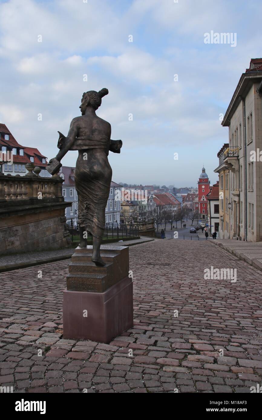 Duchesse Luise statue en vue de l'hôtel de ville de Gotha Banque D'Images