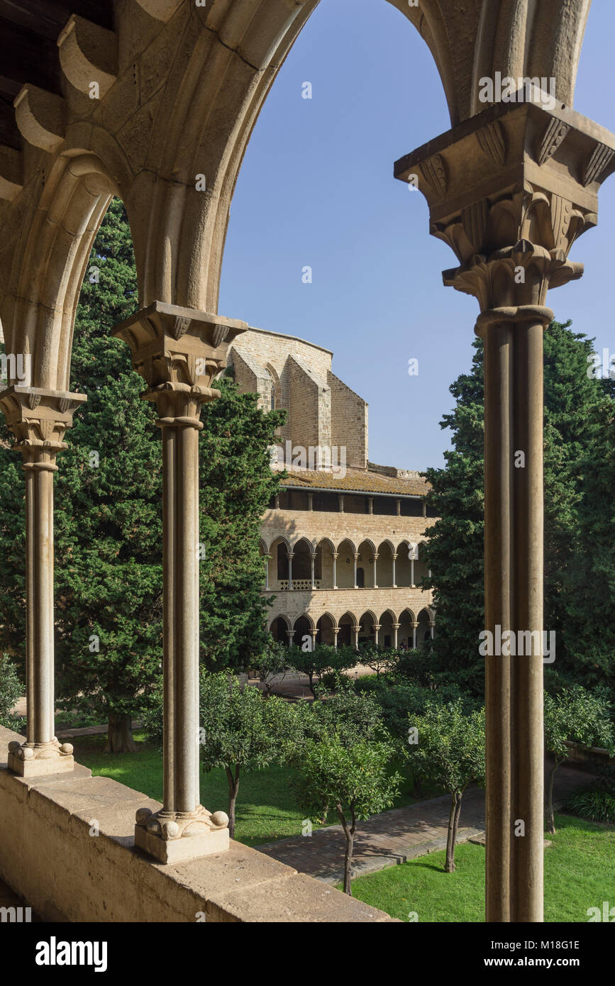 Cloître, Monastère de Pedralbes, Monestir de Pedralbes Barcelone,Espagne,Catalogne, Banque D'Images