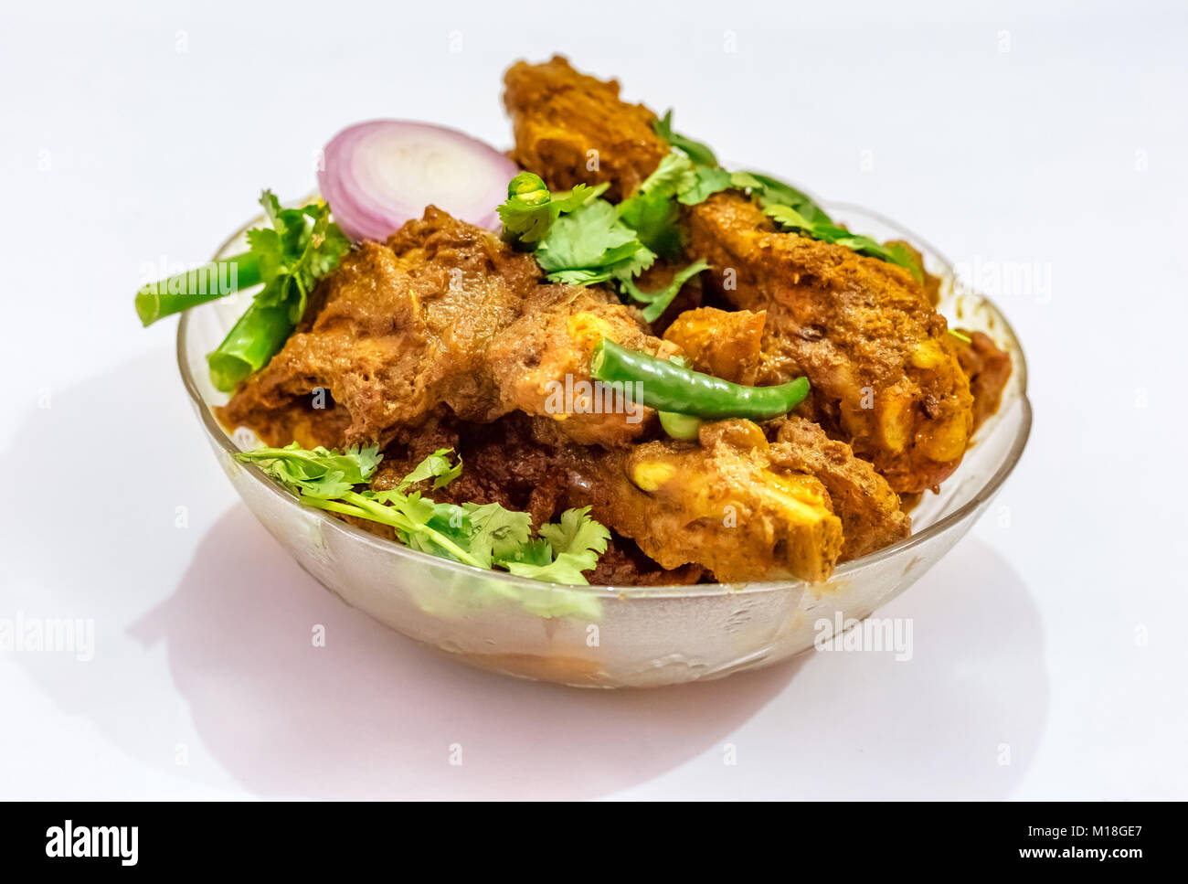 De délicieux plats de poulet épicé indien Bengali populairement connu comme le poulet à la KOSHA. Photographie tourné en focus sélectif. Banque D'Images