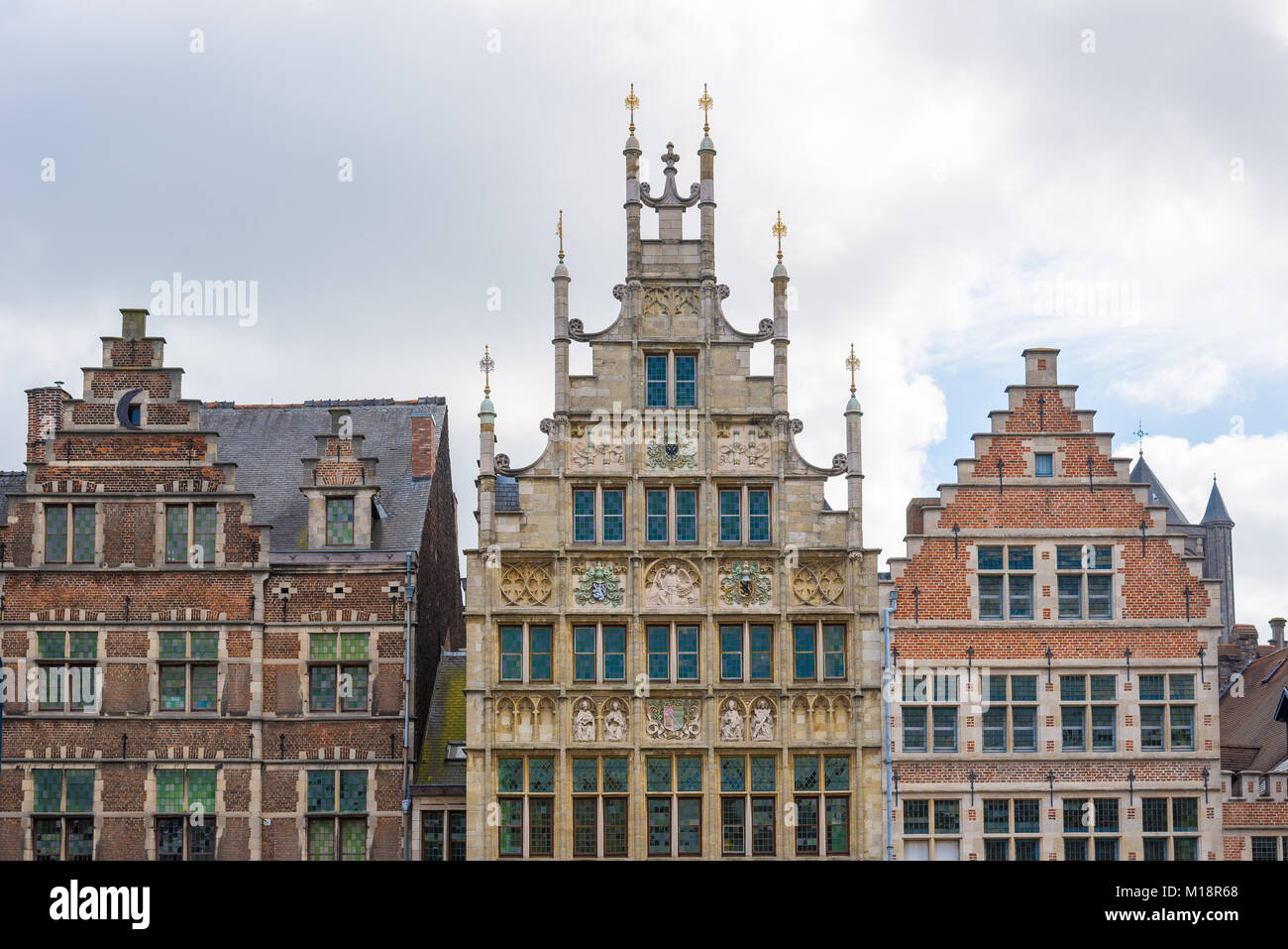 Maisons médiévales de la vieille ville de Gand, Belgique. Gand est une ville et une municipalité située dans la région flamande de Belgique. Banque D'Images