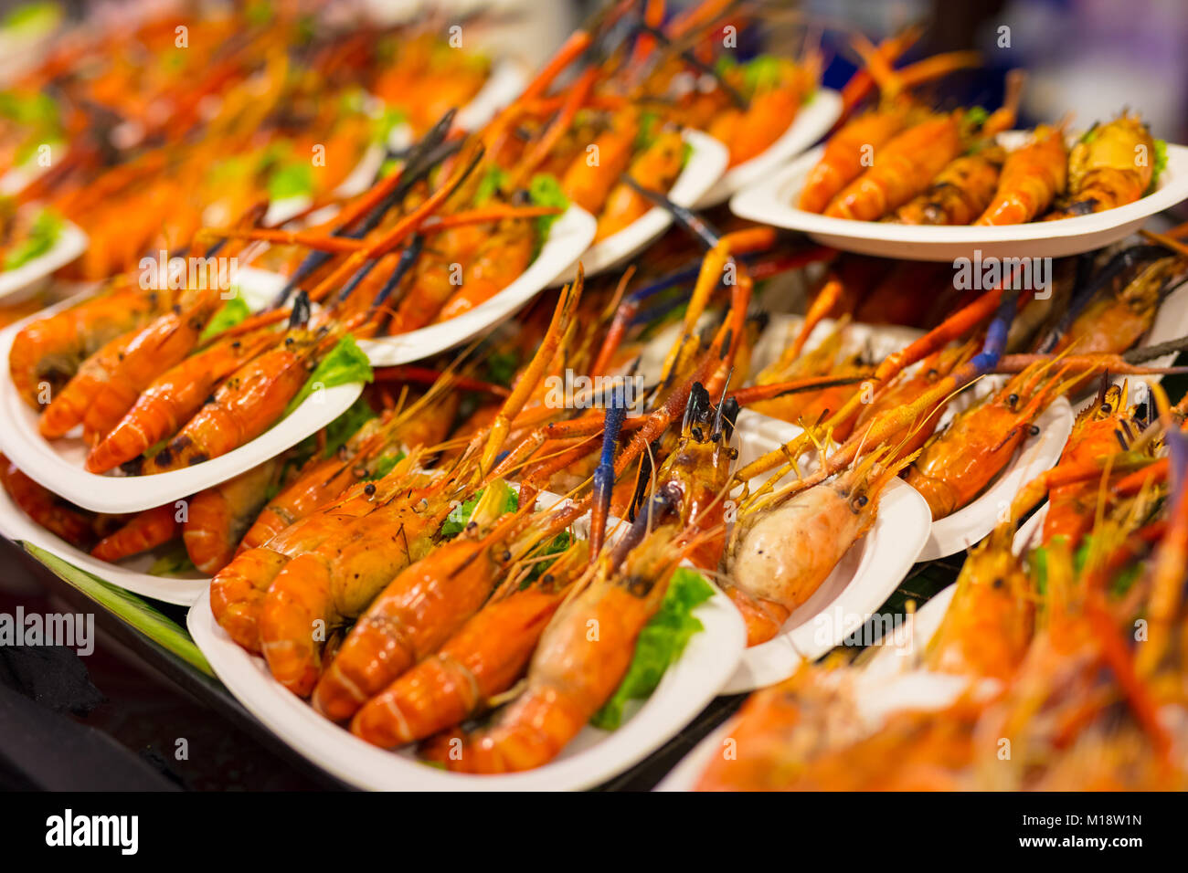 Thai stall shrimp Banque de photographies et d'images à haute résolution -  Alamy