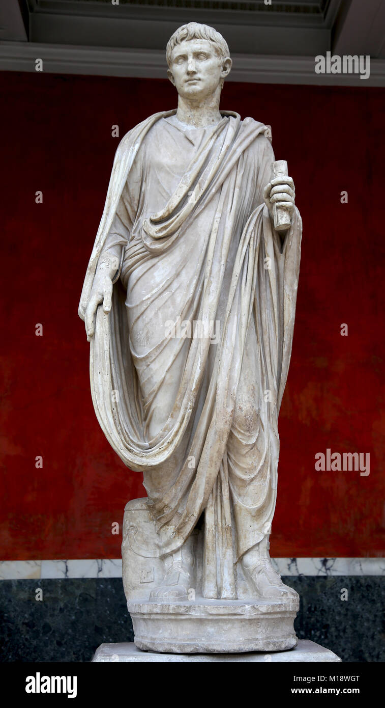 Togatus restauré comme Auguste. Premier Empereur romain (27 av. J.-C. - 14 après J.-C.), sculpture en marbre. Ny Carlsberg Glyptotek. Banque D'Images Togatus restauré comme Auguste. Premier Empereur romain (27 av. J.-C. - 14 après J.-C.), sculpture en marbre. Ny Carlsberg Glyptotek. Banque D'Images
