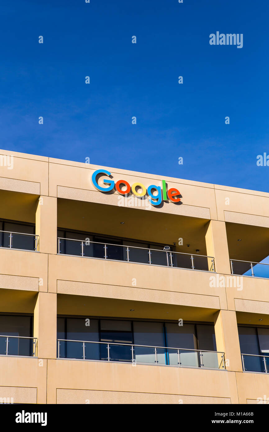Google signe et logo sur son bâtiment du centre de Google à Irvine en Californie USA Banque D'Images