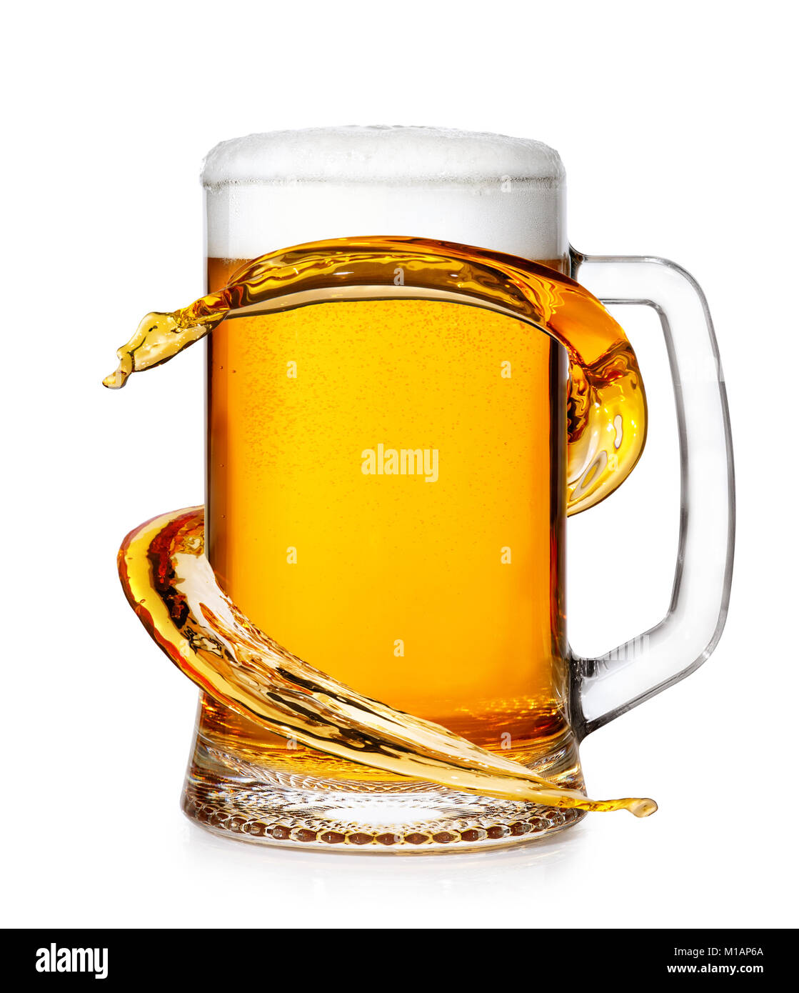 La bière en mug avec splash Banque D'Images