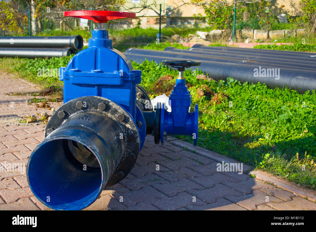 Close Up De L installation De La Vanne De Canalisation De L eau Dans close-up-de-l-installation-de-la-vanne-de-canalisation-de-l-eau-dans