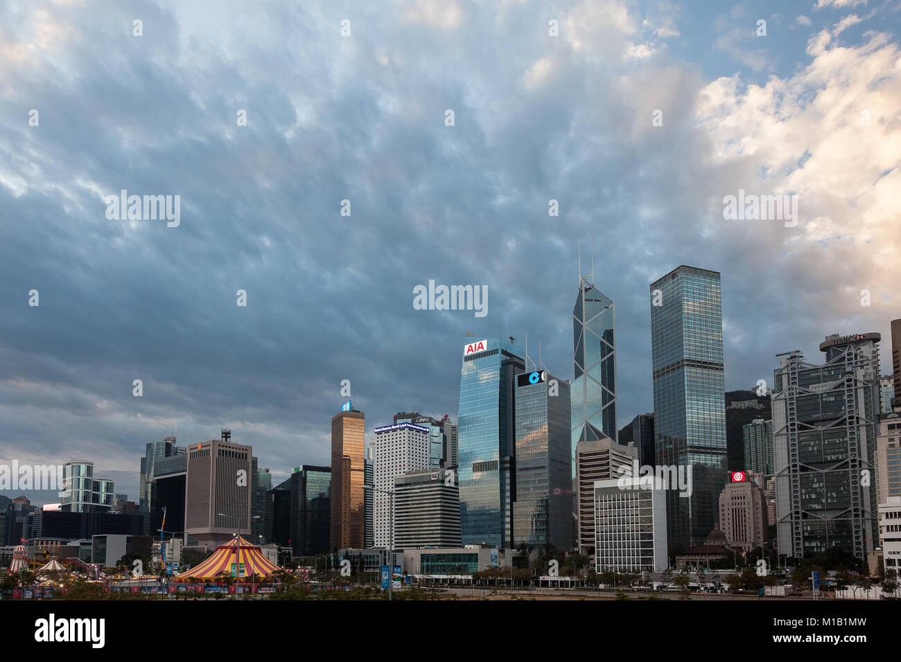 Les gratte-ciel de Hong Kong tôt le matin. Avec la tour Bank of Chine centre/droite. Central, Hong Kong, Chine. Banque D'Images