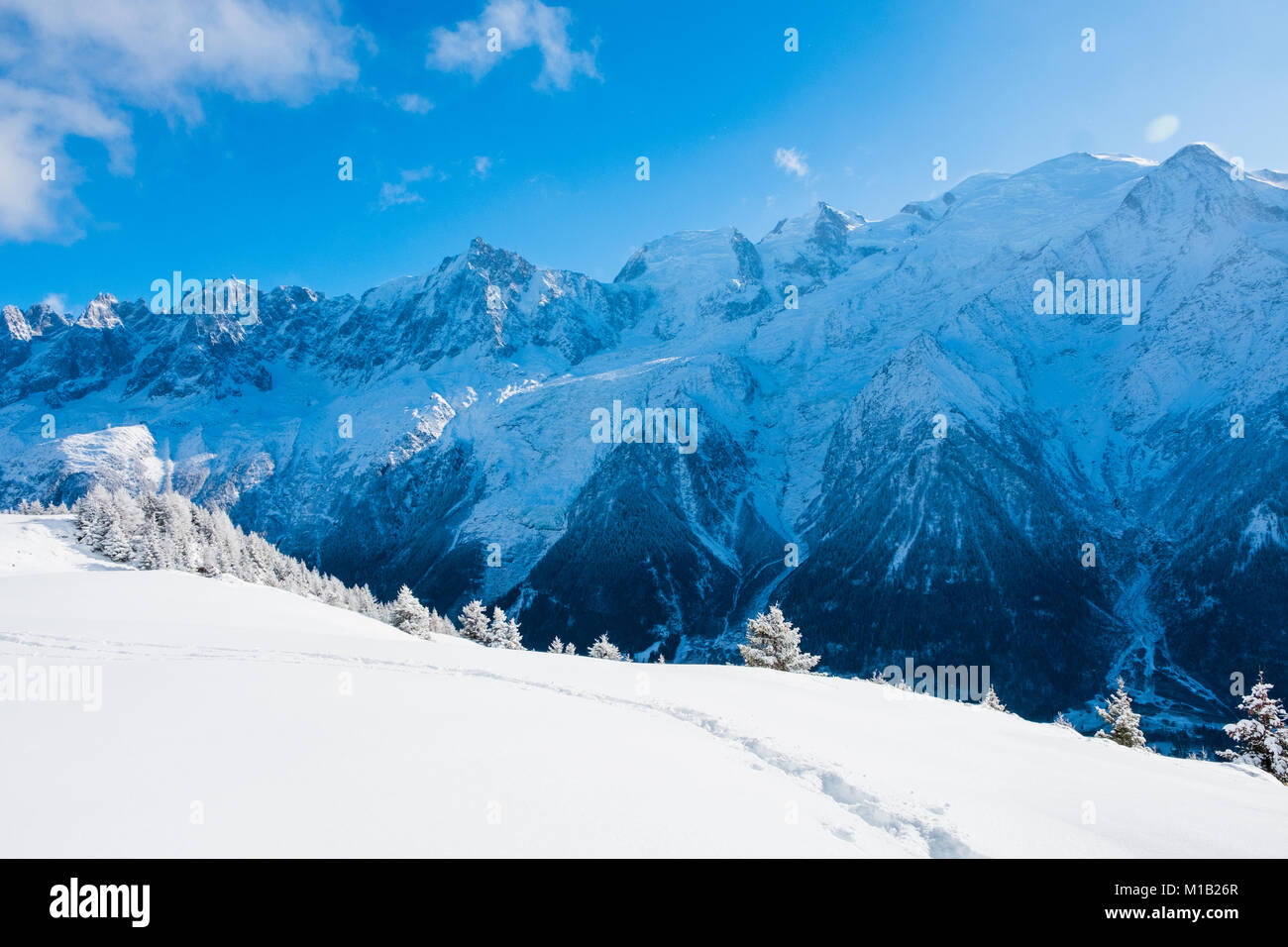 Paysage d'hiver du Mont Blanc de chalets de Chailloux, Chamonix, France Banque D'Images