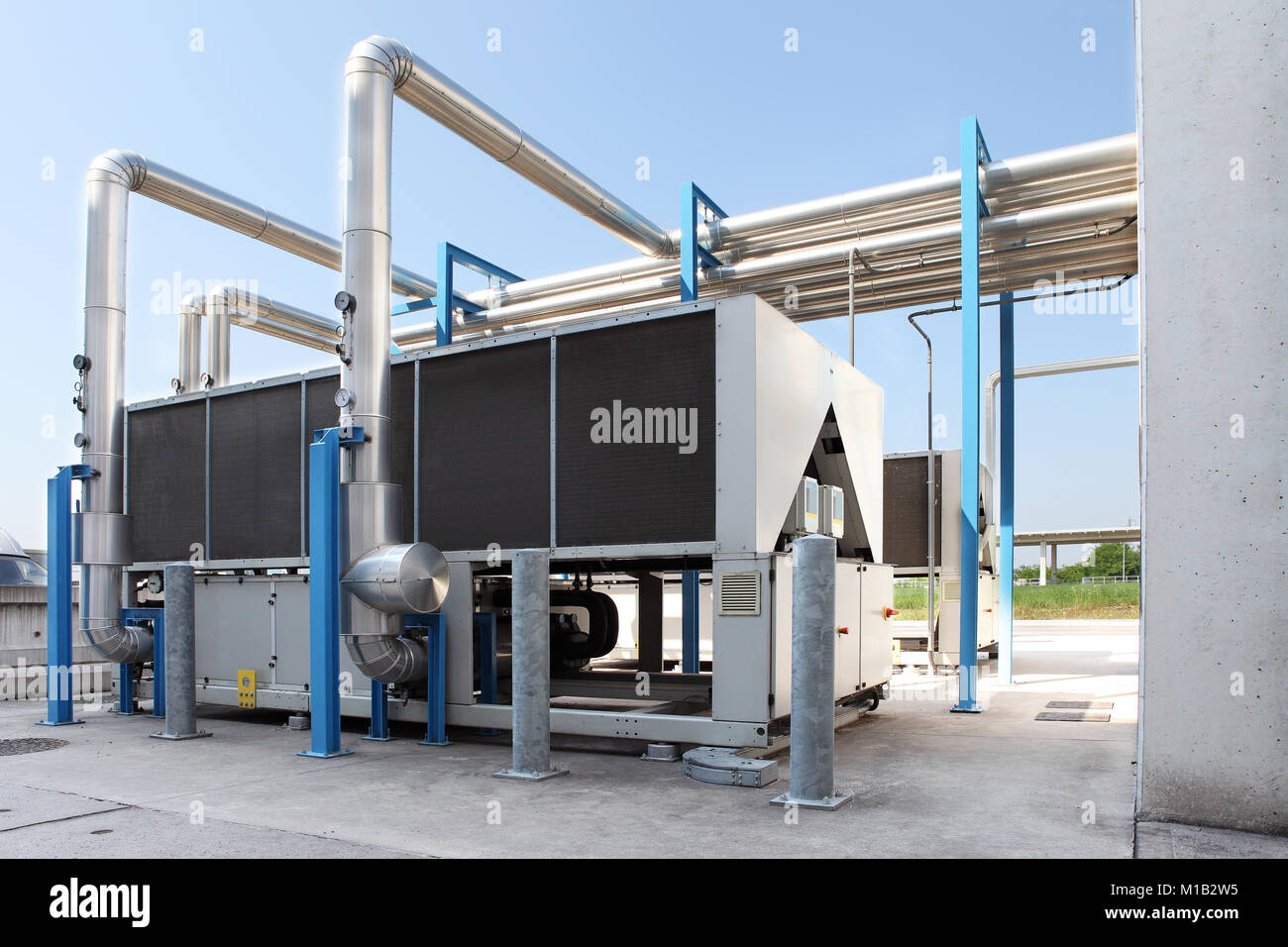 Grande unité d'air conditionné, du chauffage central et de refroidissement contro Banque D'Images