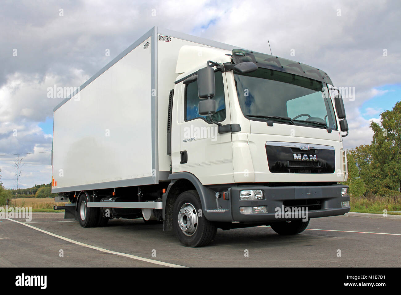 TURKU, FINLANDE - le 15 septembre : MAN TGL 12,220 camion de livraison le 15 septembre 2013 à Turku, Finlande.Selon communiqué de presse récent, l'homme est : Banque D'Images