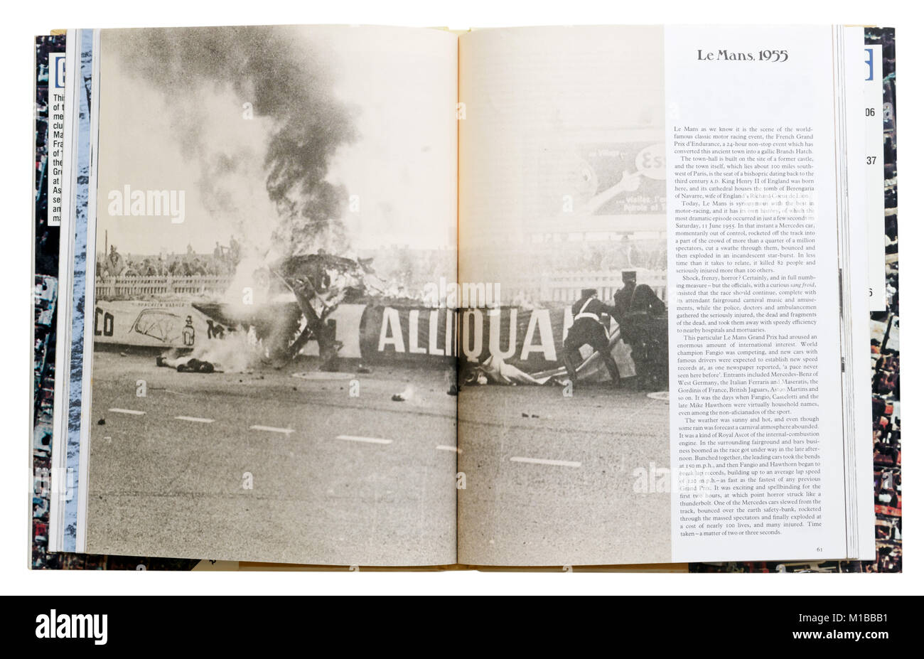 Un livre de catastrophes naturelles ouvert à la page à propos de l'accident du Mans 1955 Banque D'Images