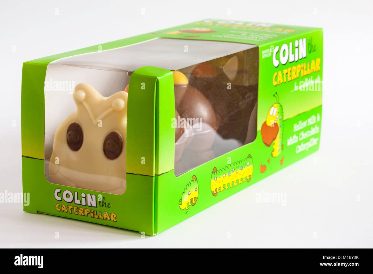 Marks & Spencer Colin le chocolat Caterpillar isolé sur fond blanc - lait et chocolat blanc Caterpillar Banque D'Images