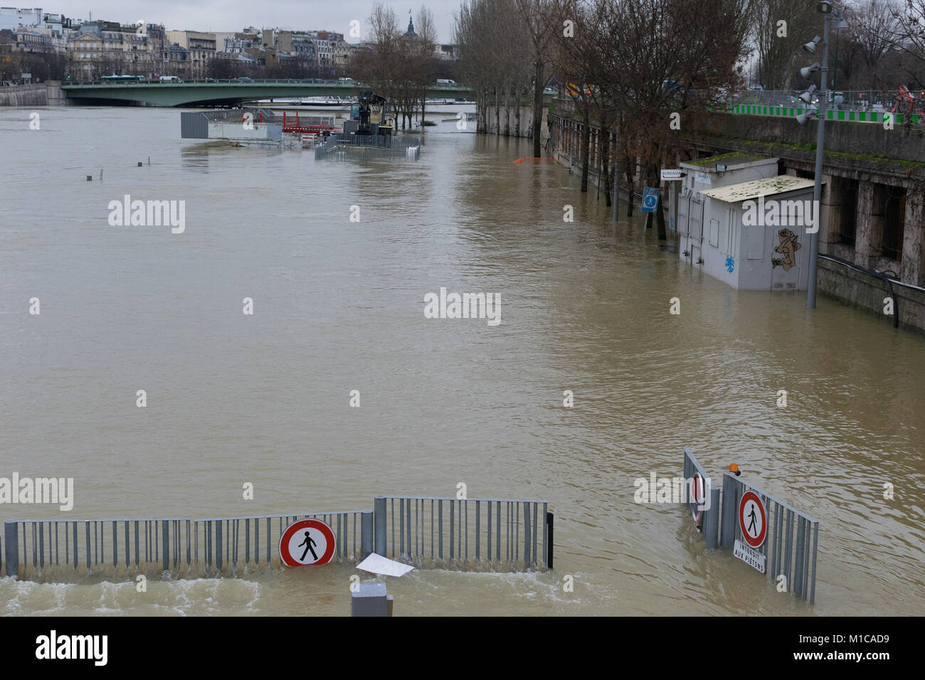 Paris, France. 28 janvier, 2018. La hausse de l'eau des crues à Paris, Seine en crue le 28 janvier 2018 Credit : RichFearon/Alamy Live News Banque D'Images