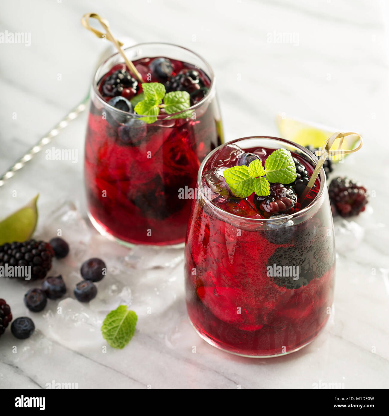 Boisson d'été à la chaux berry Banque D'Images
