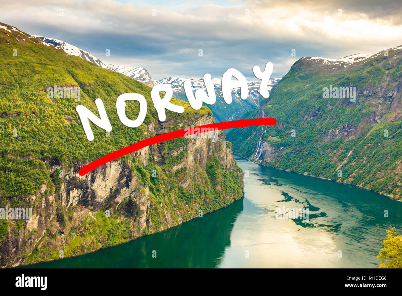 Locations de tourisme et voyage. Belle vue sur vue magique de Flydalsjuvet Geirangerfjorden Norvège, Scandinavie. Banque D'Images