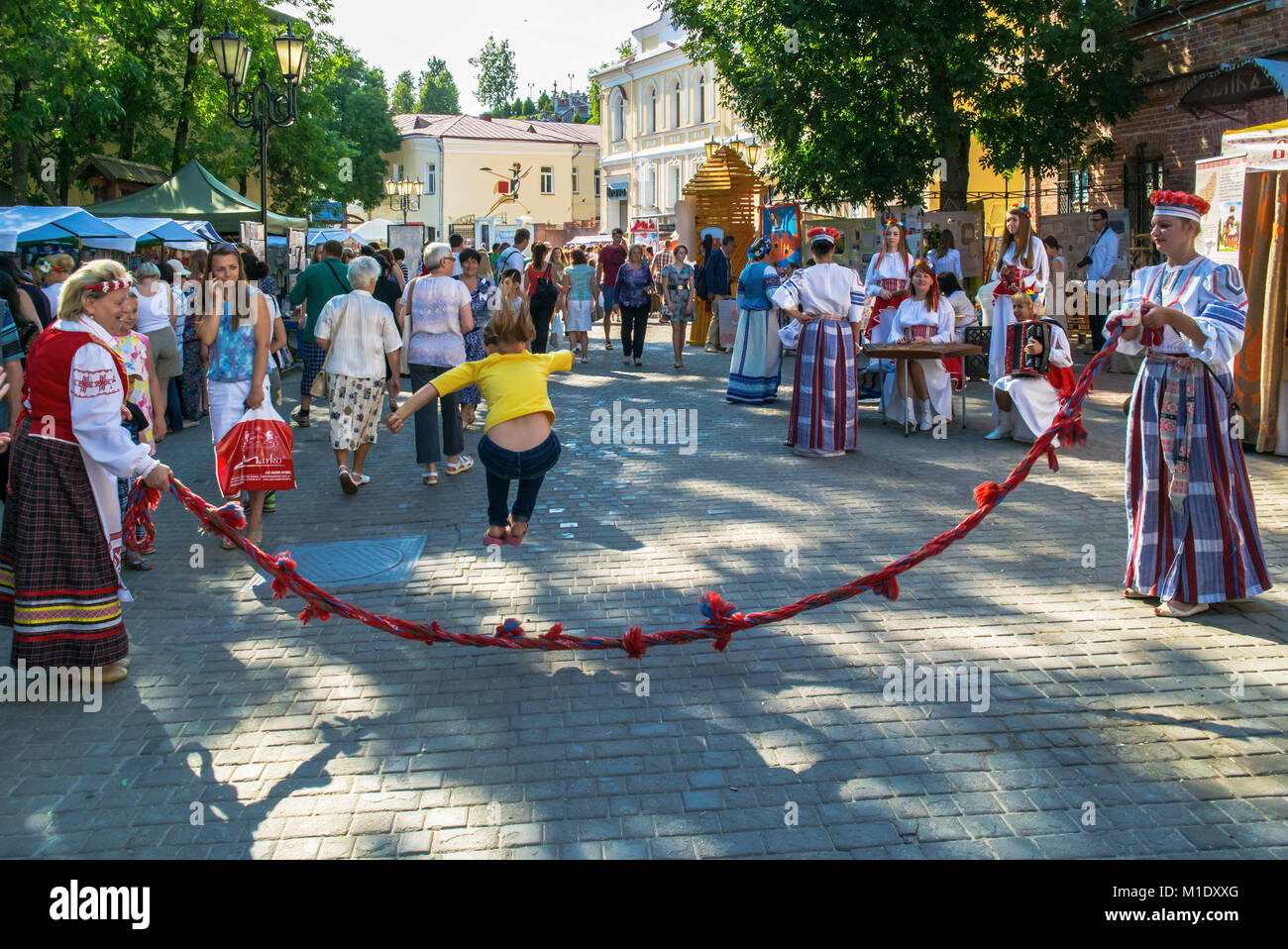 Festival international des arts "Slavianski bazar à Vitebsk - 2016 ". Rue de la ville des festivals. Banque D'Images