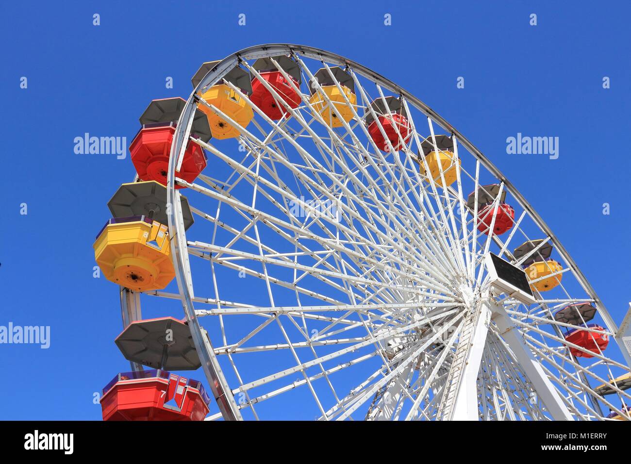 Grande roue en amusement park à Santa Monica, Californie, USA. Banque D'Images