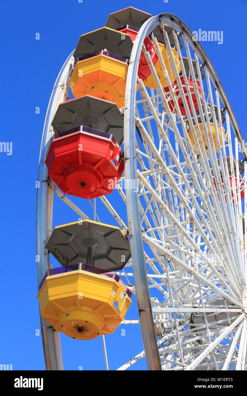 Grande roue en amusement park à Santa Monica, Californie, USA. Banque D'Images